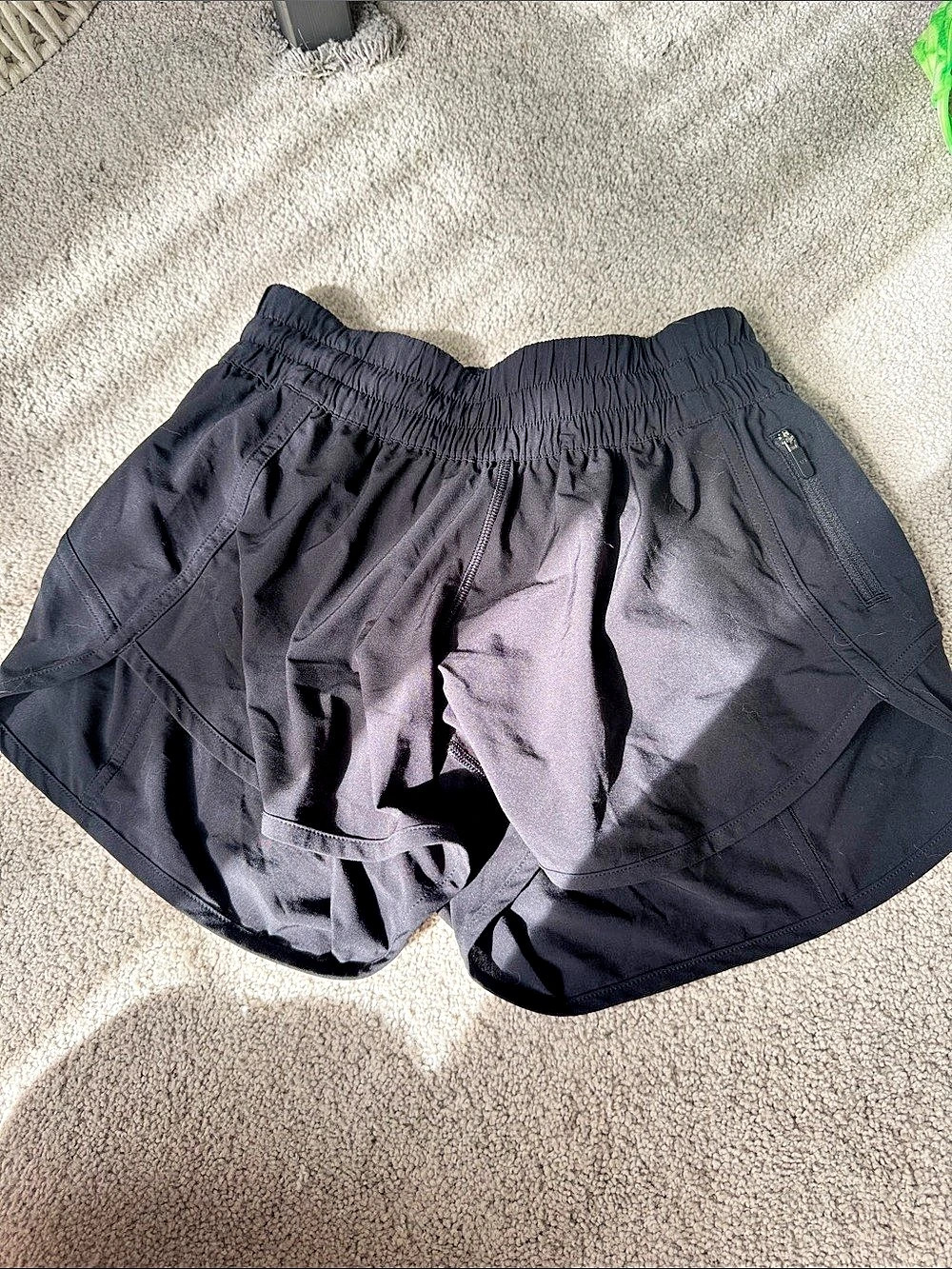 lululemon Tracker Mid-Rise Lined Short 4โ Black